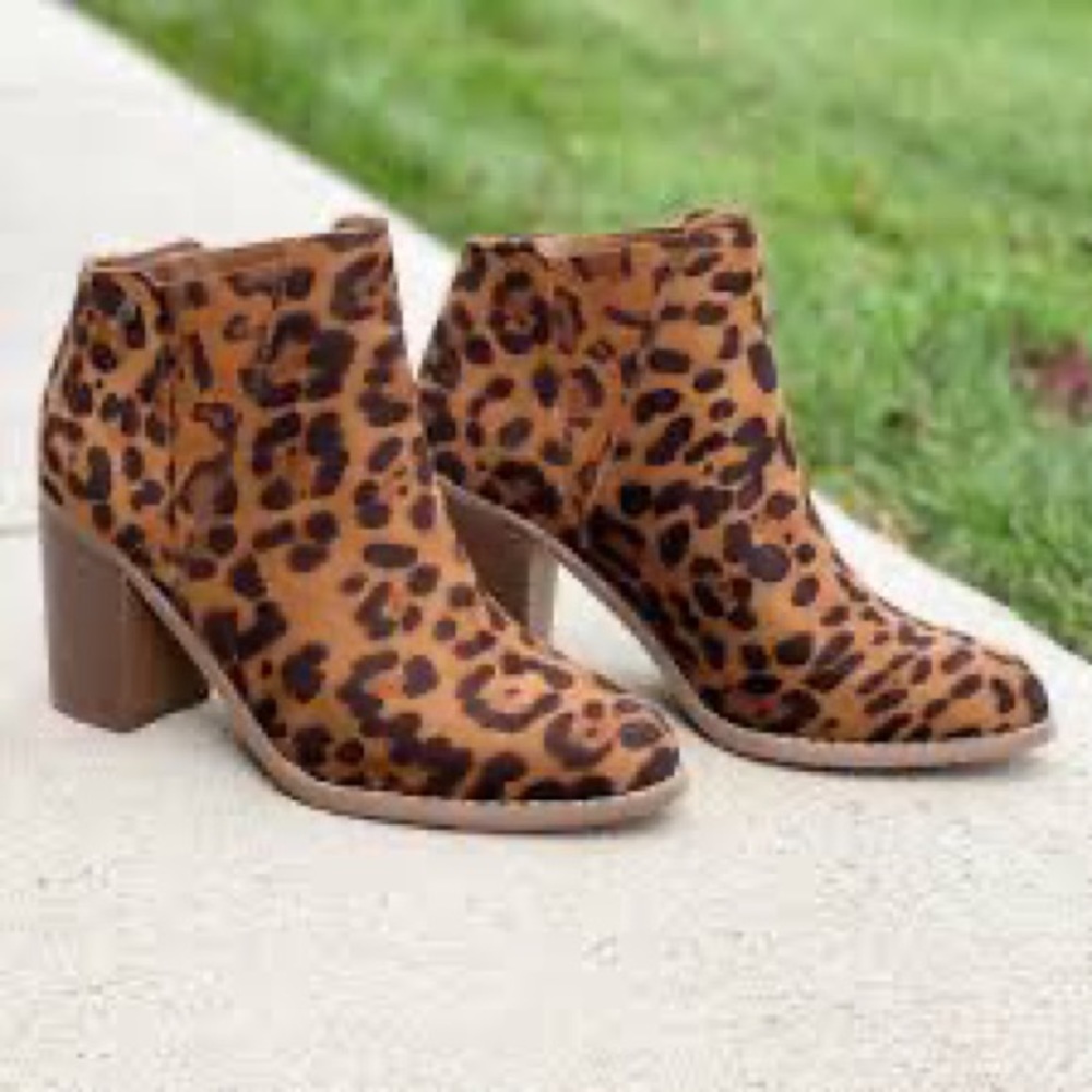 Boutique by Corky’s leopard print booties size 8